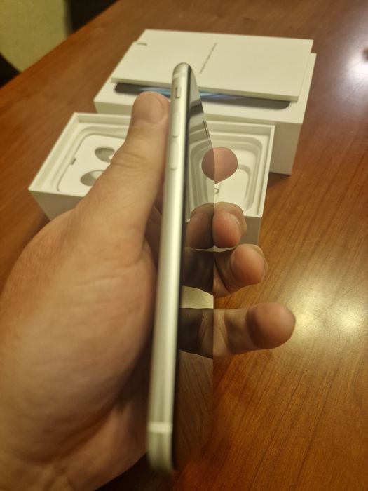 iPhone SE 2020 branco