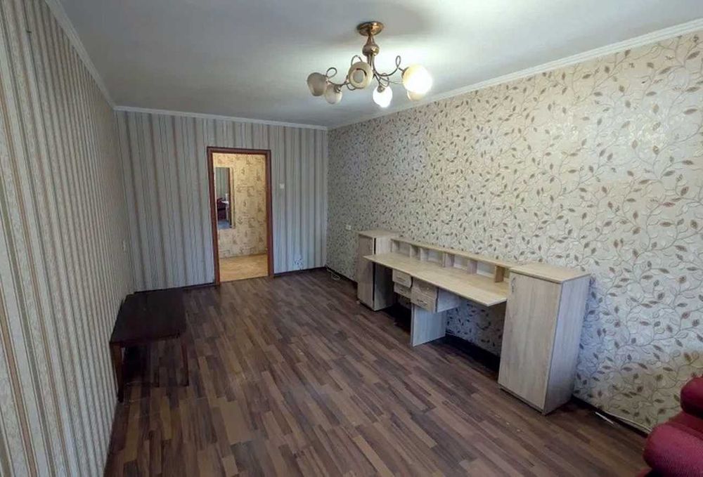 Продам 2-к квартиру (двухсторонняя, 51м2) на ж/м Красный Камень