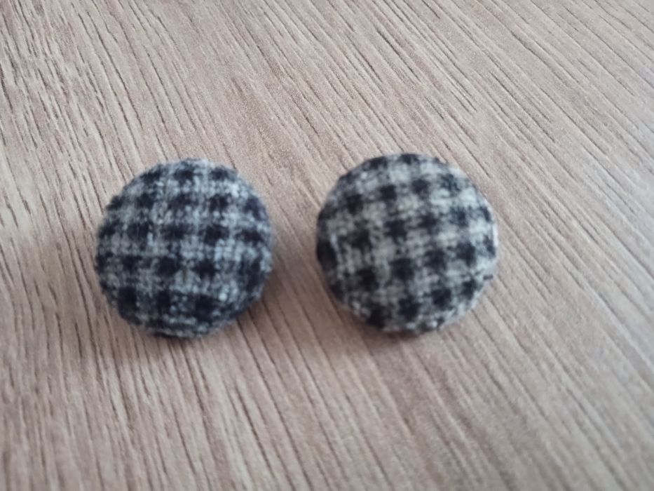2 guziki pepitka 2 cm