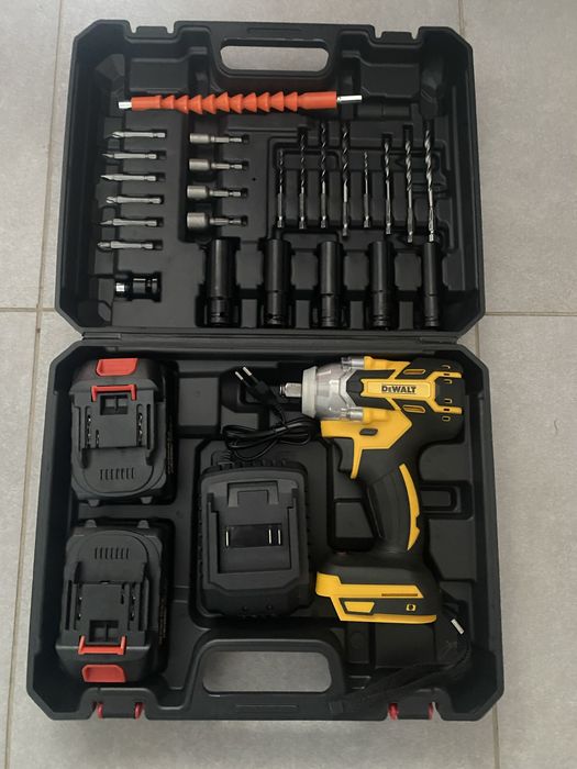 Потужний гайковерт акамуляторний безщітковий DWT 301 54v 8 Ah