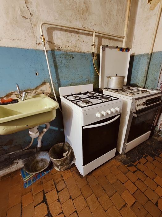 Продам гостинка на Залютино. Экв. 6000 у.е.