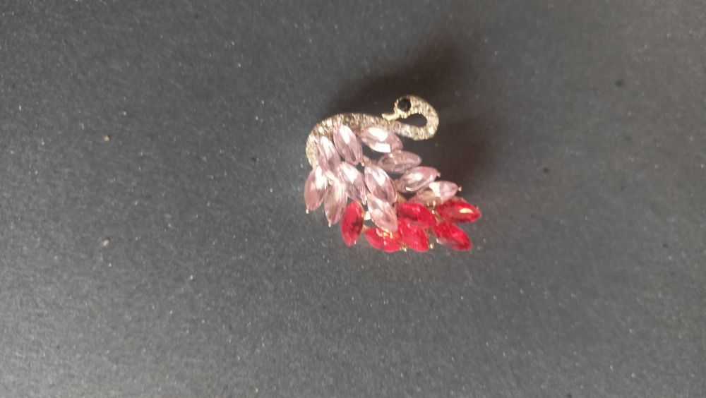 Broszka łabądź cyrkonie