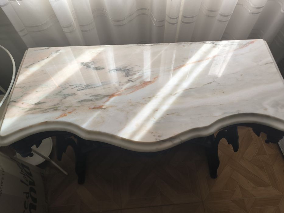 Móvel de entrada antigo