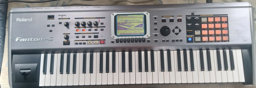 Roland Fantom S Роланд Фантом