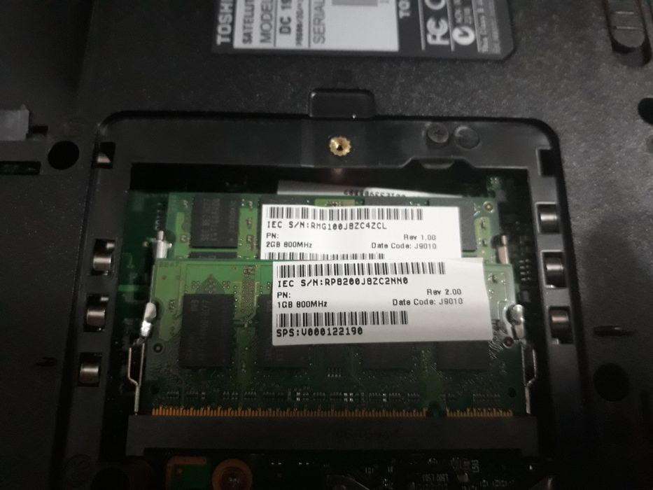 Computador portátil Toshiba Modelo PSAGCE 08201LPT