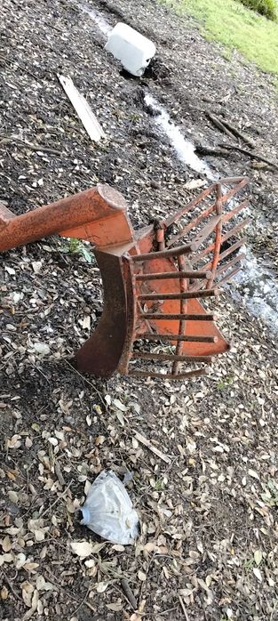 Abra valas e aranca batatas