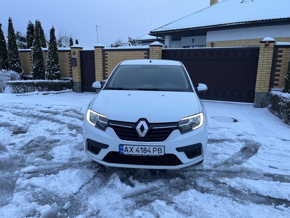 Рено логан 2020 год