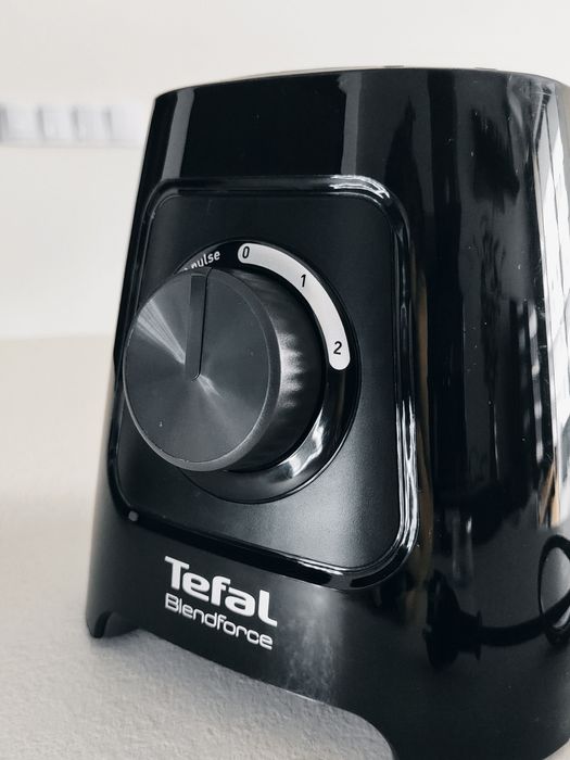 Blender kielichowy Tefal Blendforce BL42 600W z pokrywką szaker do owoców