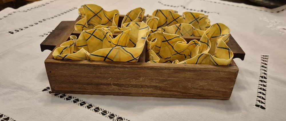 Suporte de Chás - caixa em madeira