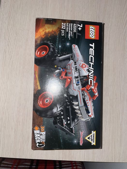 Lego zestaw monster jam thunderroarus pull-back