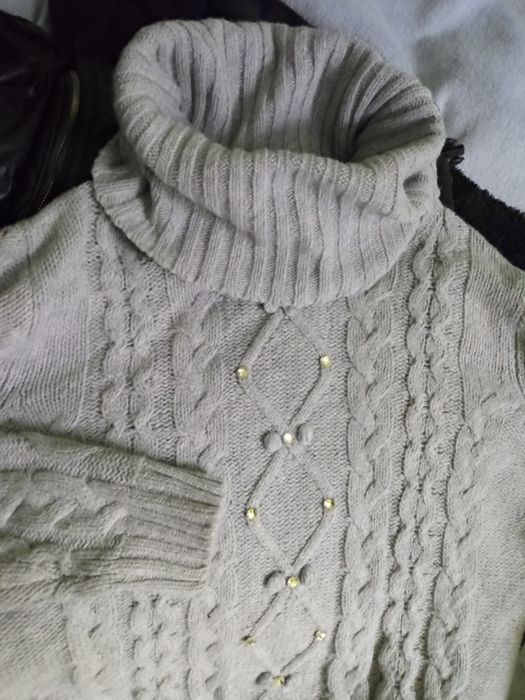 Sweter z golfem dlugi bardzo cieply sliczny