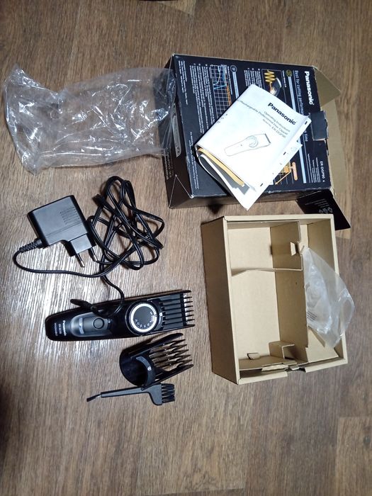 машинку для стрижки волос Panasonic ER-GC50.