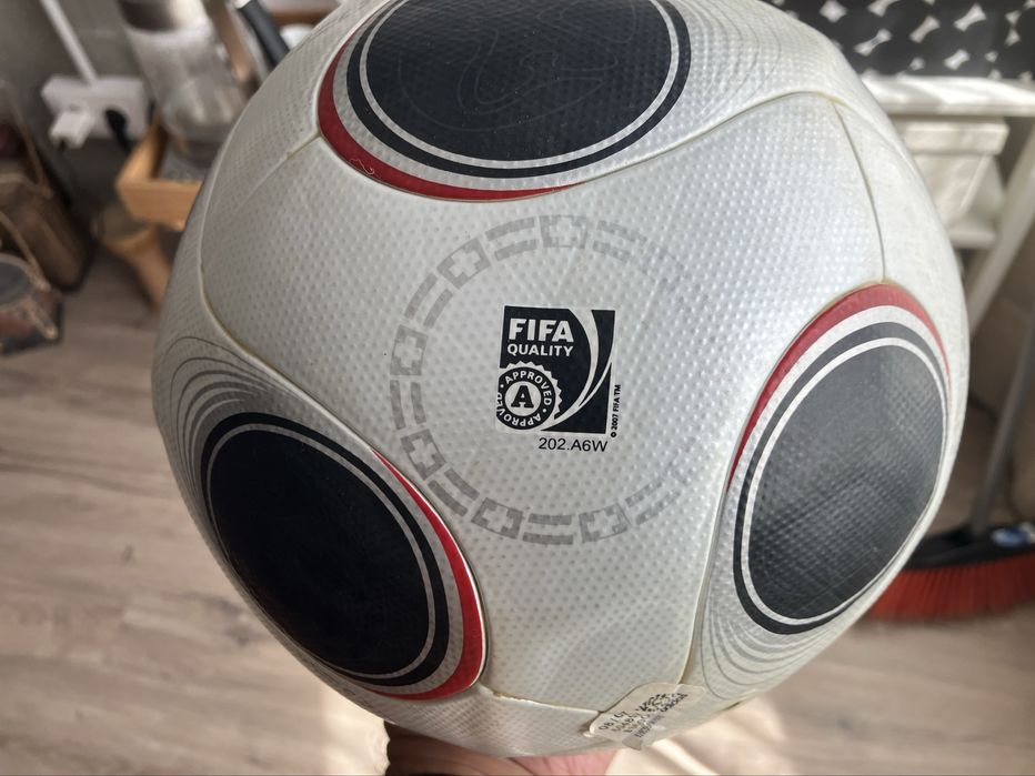 Bola oficial Adidas Euro Pass (Euro 2008) - NOVA!
