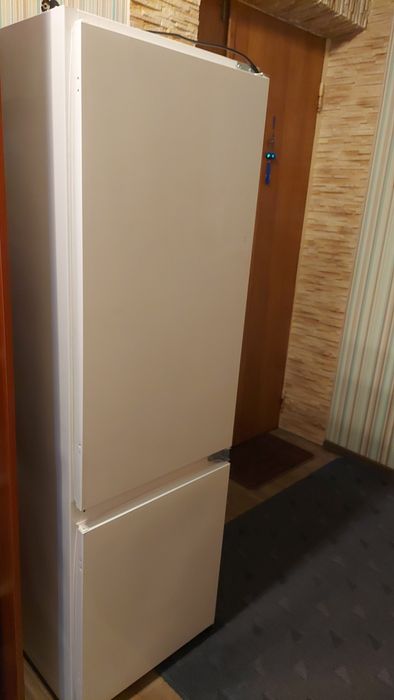 Встроенный холодильник whirlpool