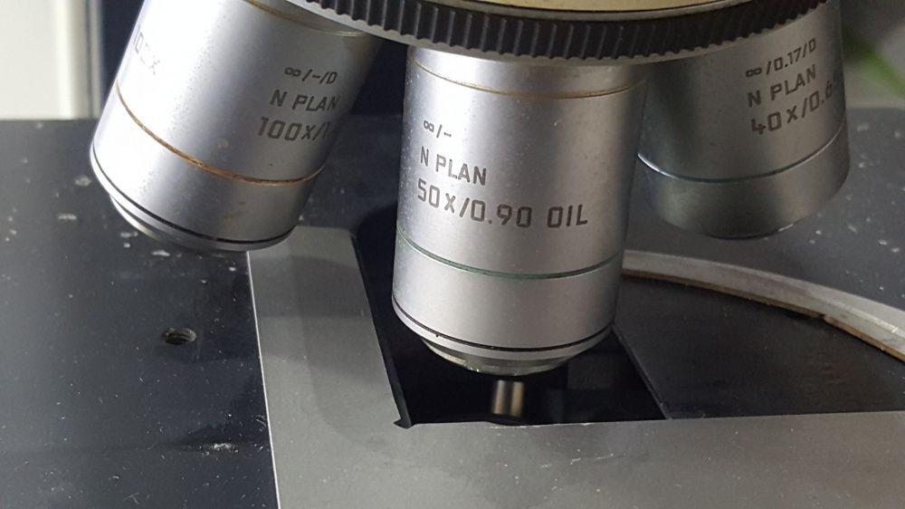 Microscópio Leica