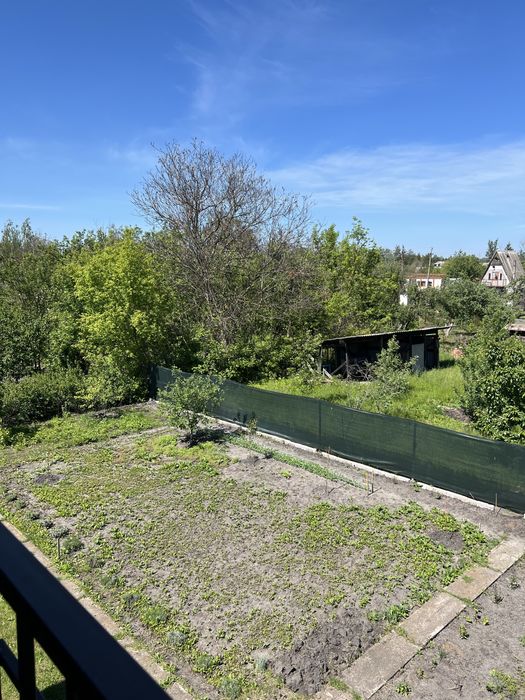 Продам дачу біля лісу