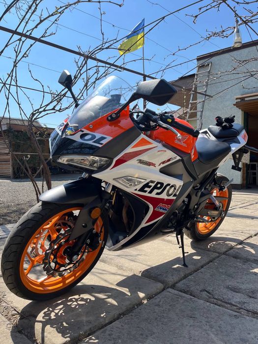 Продам мотоцикл ml250 cbr