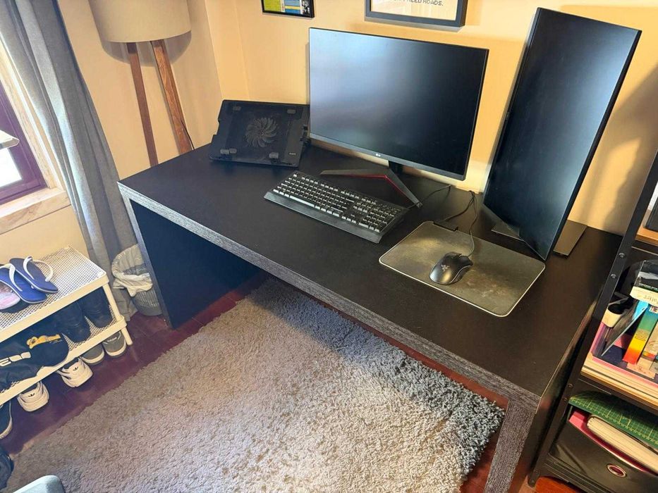 Secretária IKEA MALM