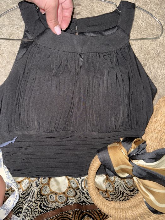 Нарядное платье с чашечками