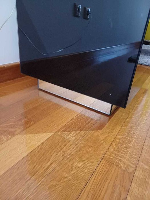 Mesa de apoio retangular em vidro em ótimo estado.