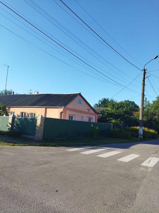 Продаю частину будинку  у м.Сквира