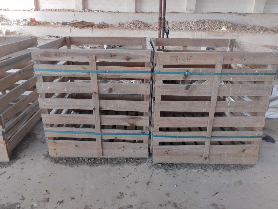 Caixa para lenha/ Caixa palete madeira / Palotes Calçada