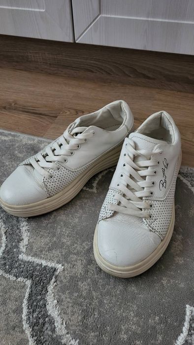 Продам жіночі кеди за 200 грн