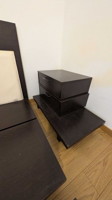 Cama em madeira - Estilo tatami japonês (Acompanha 2 criados-mudos)