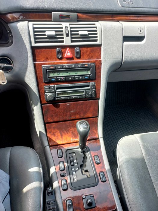Mercedes Benz E300TD Elegance