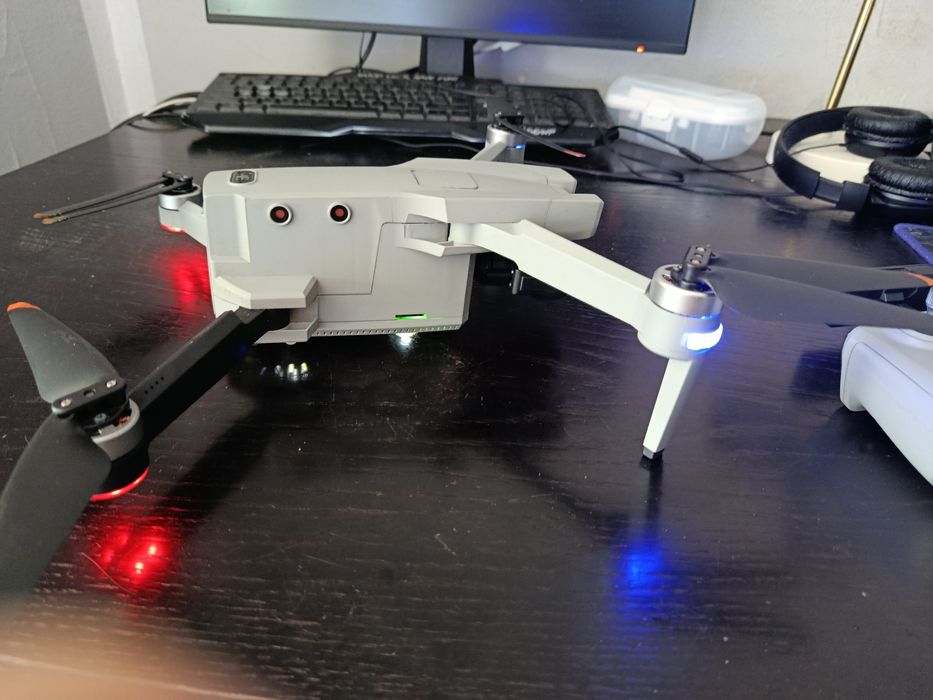 Dron AE86 Pro Max sprzedam zamienię.
