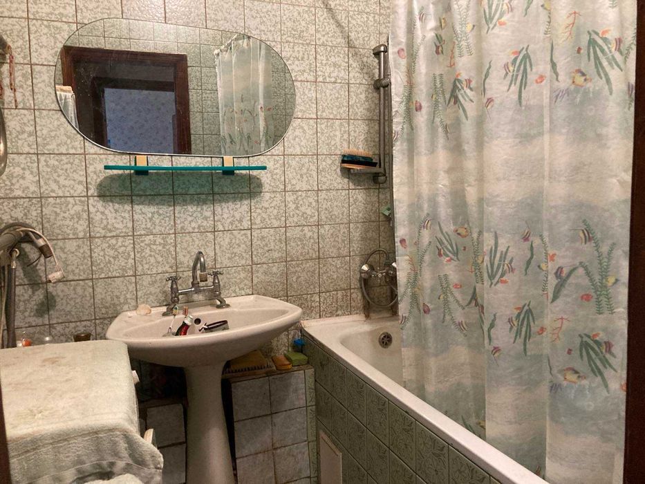 Продаж повнометражної 3-кімнатної квартири в центрі