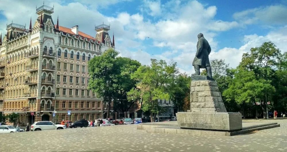 2 кімнатна квартираПарк ШевченкоКімнати роздільні.Цегляний будинокГАЗ.