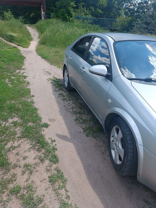 Nissan primera P12