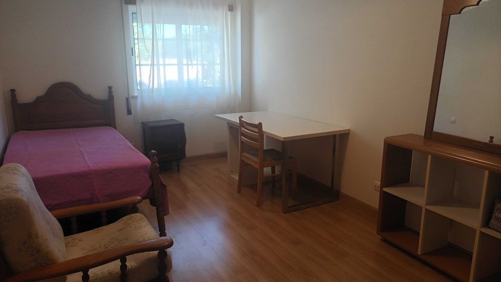 Arrendo Quarto individual em Gambelas- Faro a estudantes, ou professores