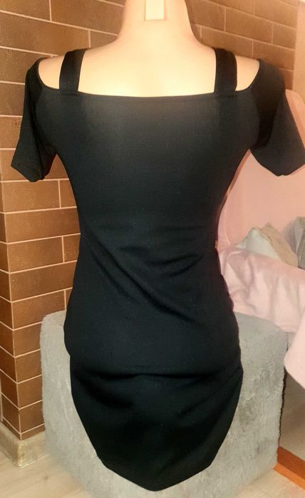 Sukienka mała czarna z koronką