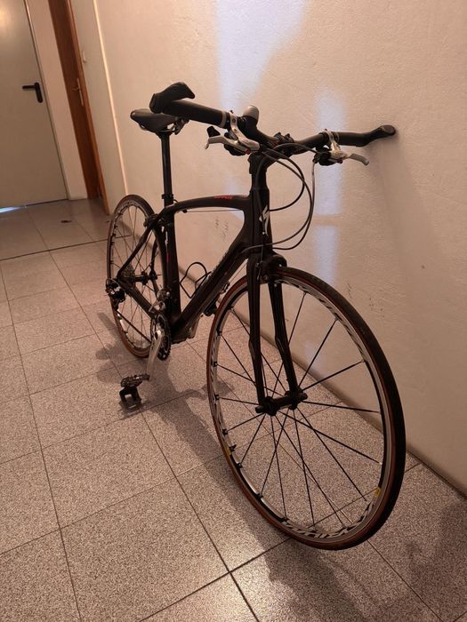 Bicicleta Specialized em carbono