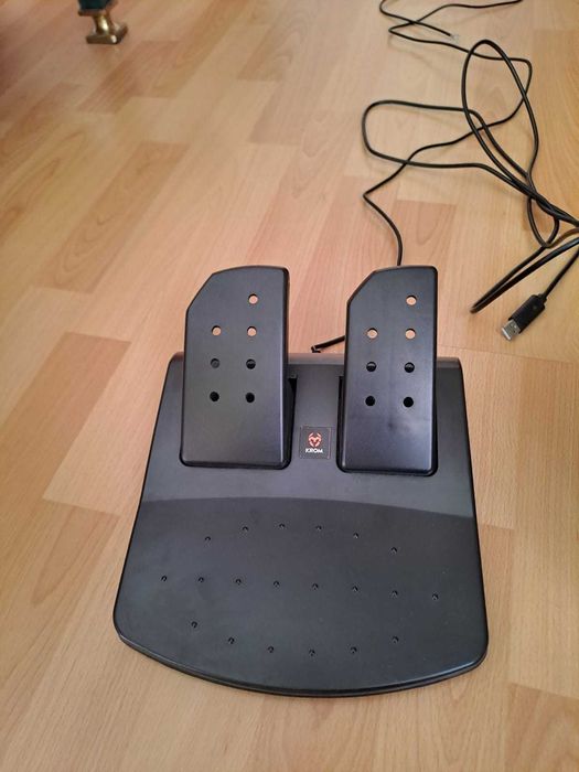 Volante + Pedais KROM K-Wheel