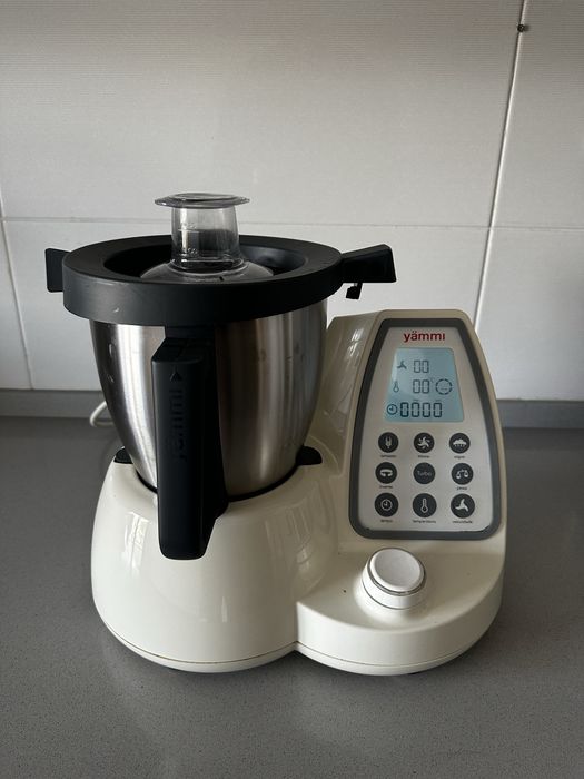 Vendo Robot de cozinha Yammi (como nova)