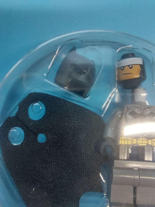 Lego DC Comics Super Heroes książka "Wejście mrocznego rycerza" z minifigurką Batman sh151