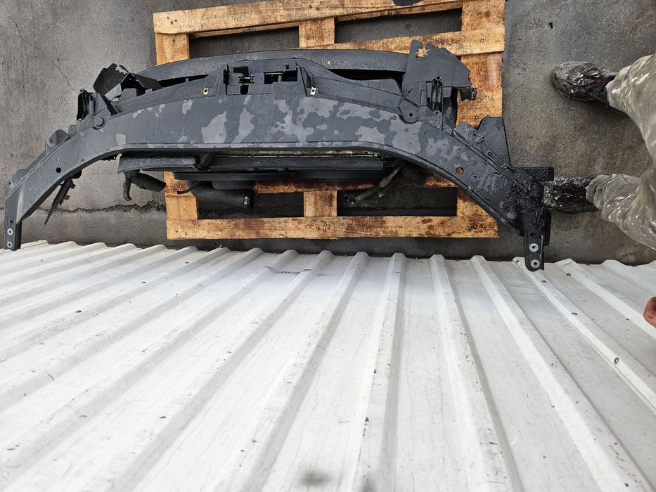 Pas przedni z chłodnicami VW Passat B6 2.0 Tdi