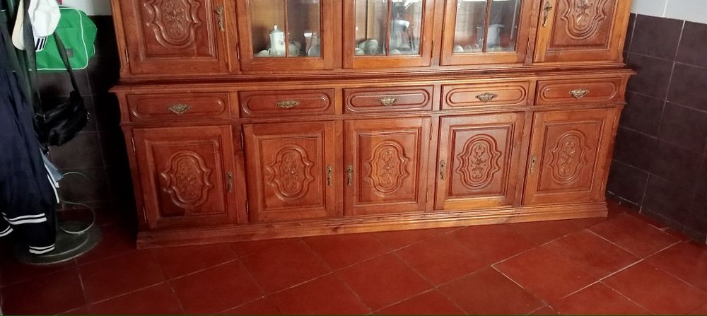 Móvel louceiro antigo