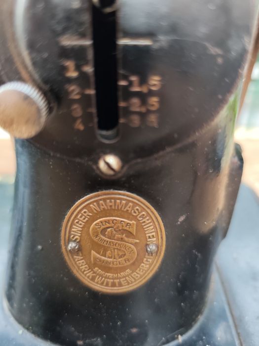 Máquina de costura antiga Singer