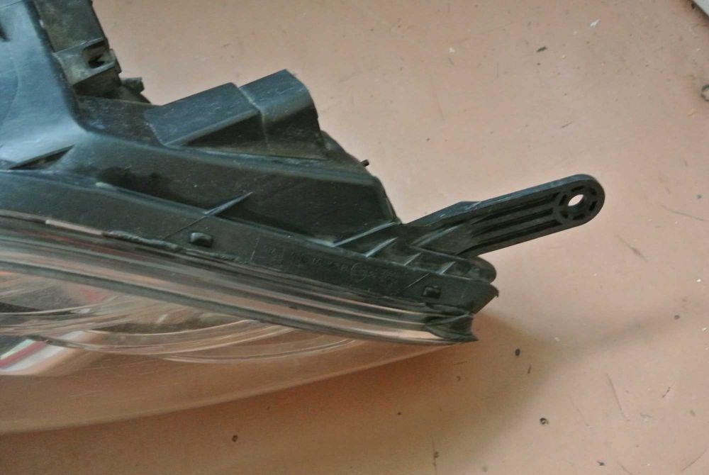 Фара Hyundai IX20 правая1500