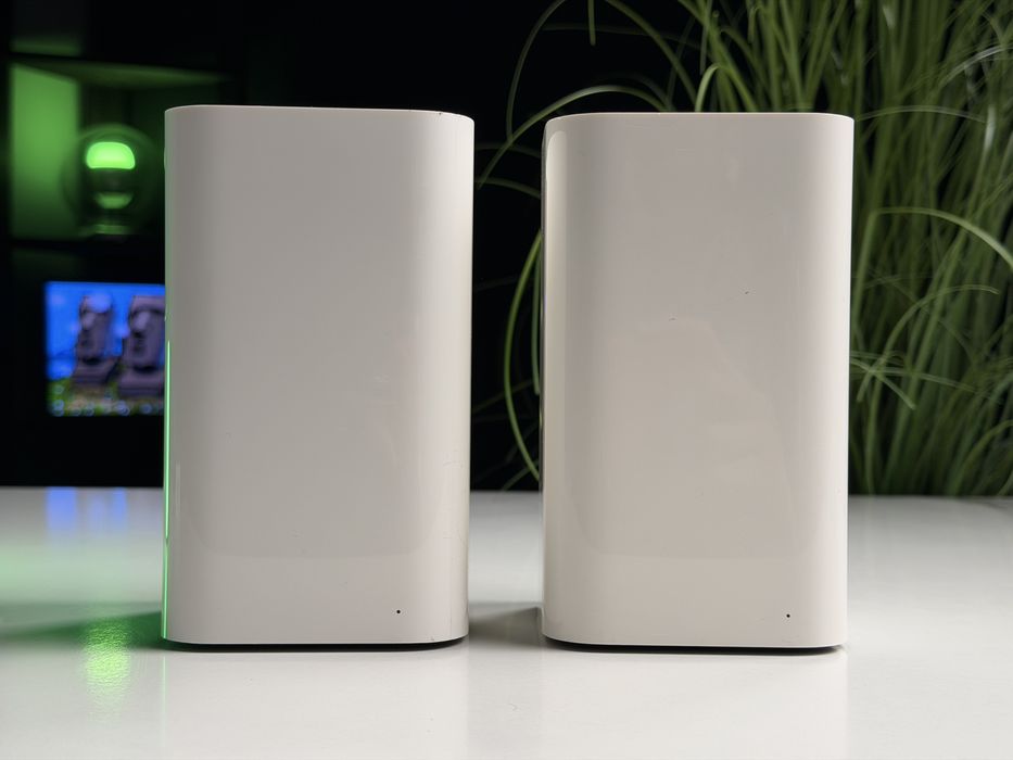 Apple AirPort Extreme (ME918) - 2 шт