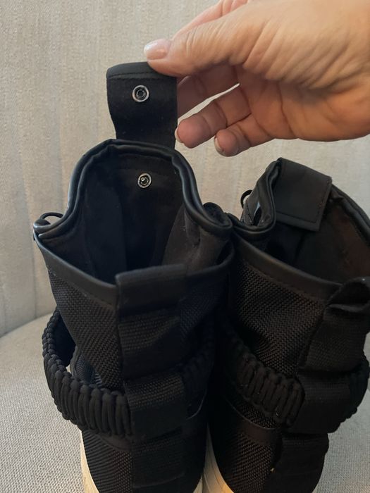 Nike Air Force 1 SE Premium czarne skora 39