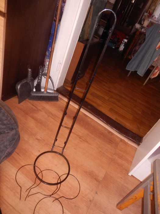 Wyprzedaż->Stojak na 4 piłki ORGANIZER PRZECHOWYWANIE PIŁEK 85,9 CM