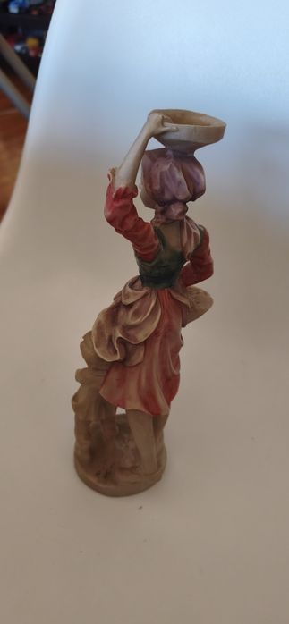 Estatueta femenina com criança 28 cm