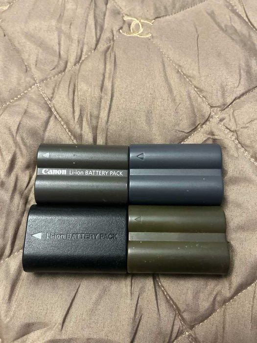 Бустер Canon BG-E4 + 4 аккумулятора