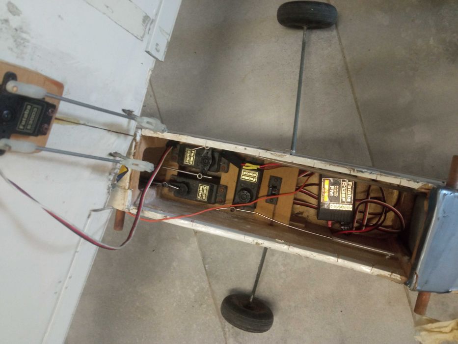 Avião Trainer comando Futaba 6 canais e extras