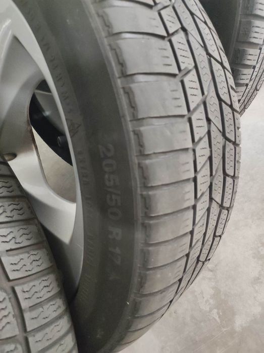 Jantes r17 BMW Originais pneus 215/50 e 205/50
Style 256
Largura 7
Et4